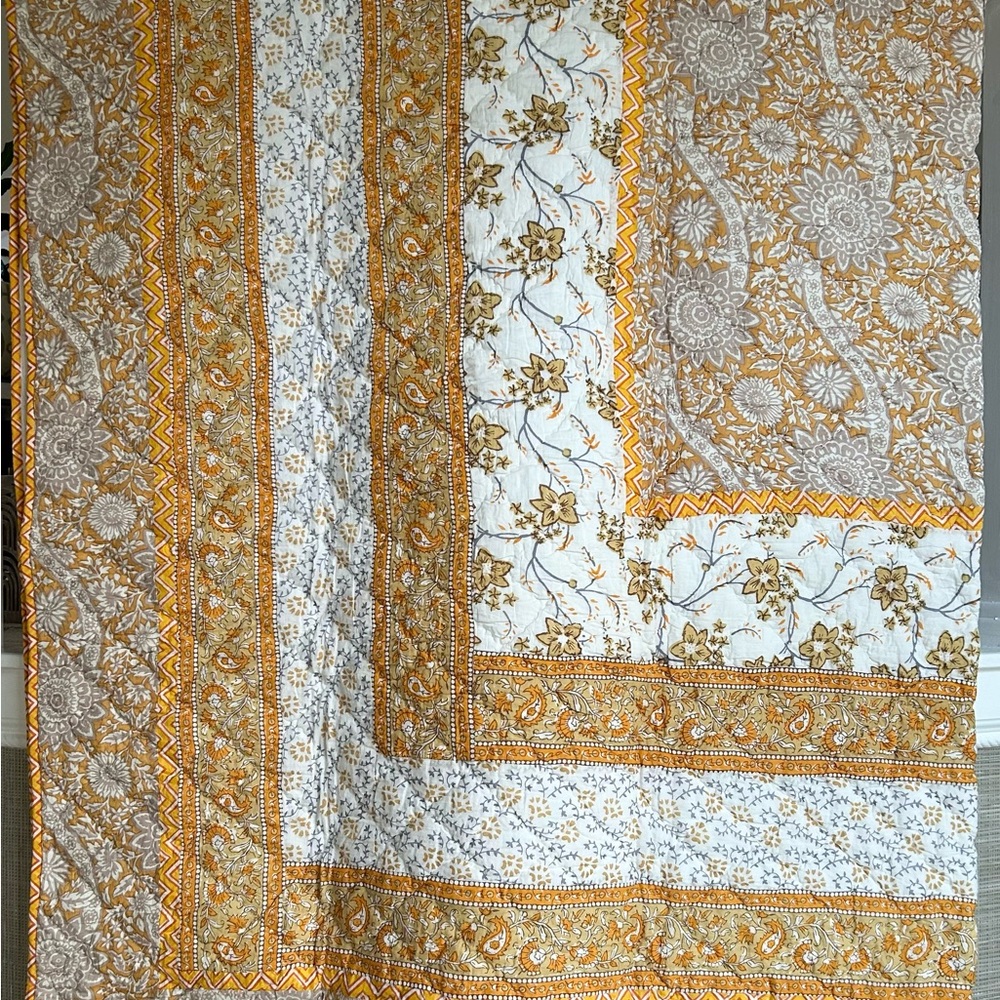 The Company Store Floral Quilt in Tan and White